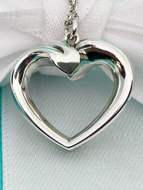 Tiffany & Co. Paloma Picasso Tenderness Heart Necklace – 925 Sterling Silver